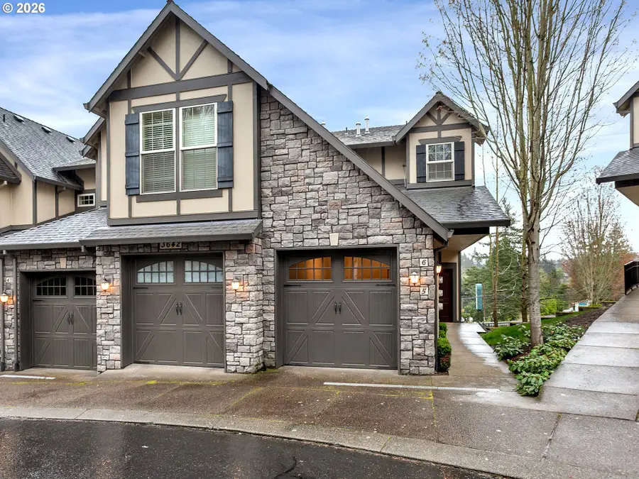 3642 SW Baird St #5, Portland, OR 97219 - #2