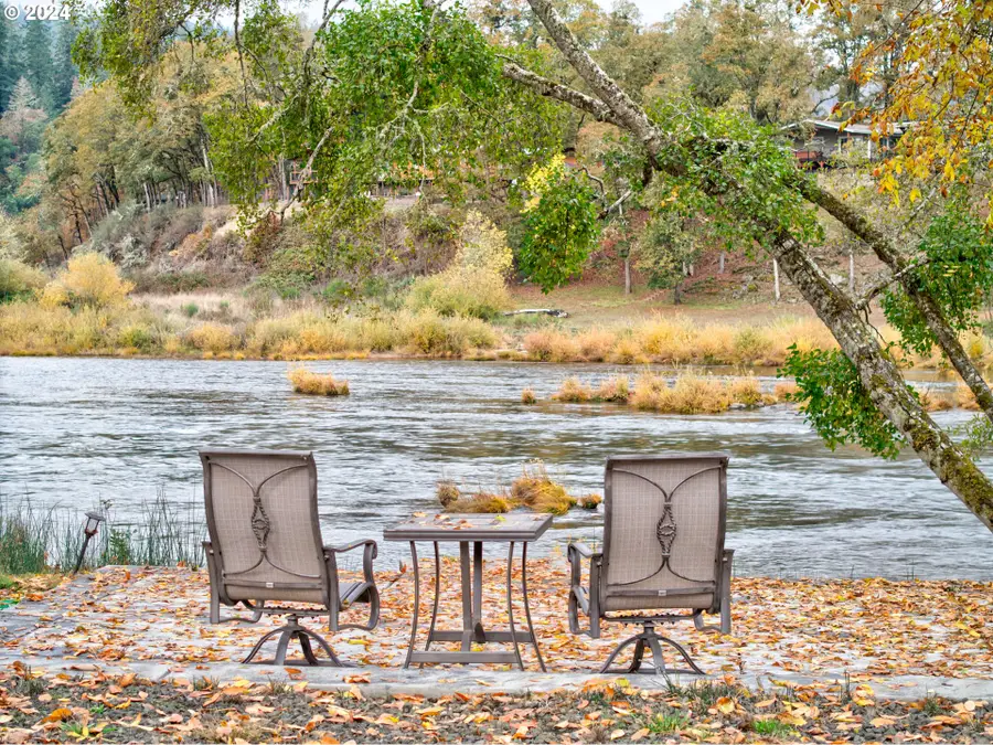 2665 Whistlers Park Rd, Roseburg, OR 97470 - Image #2