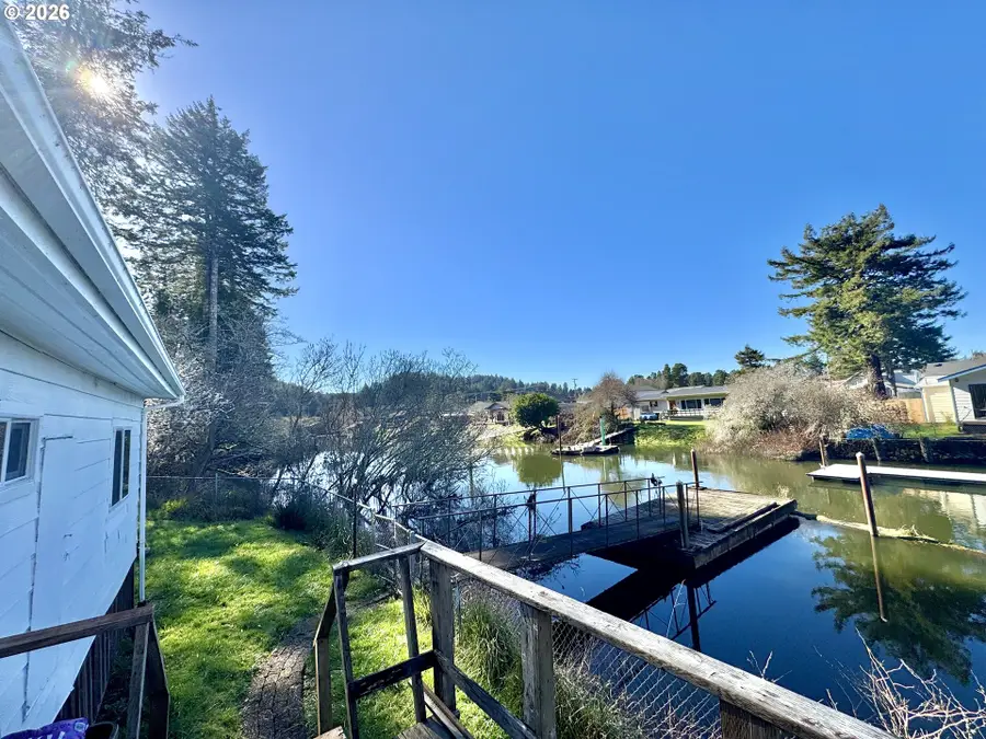 160 Hilltop Dr, Lakeside, OR 97449 - #3