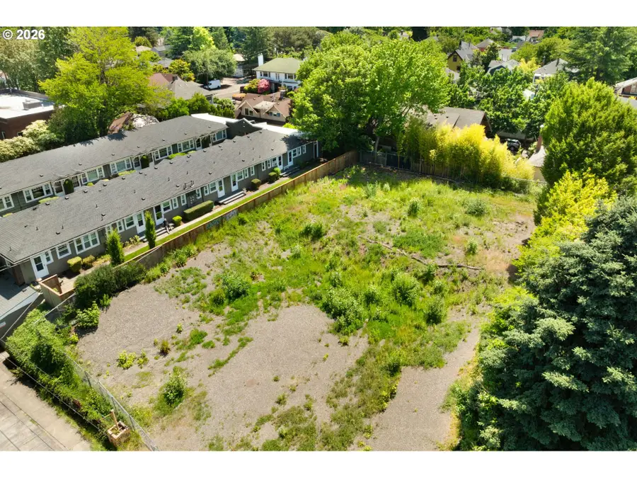 2226 NE Weidler St, Portland, OR 97232 - #3