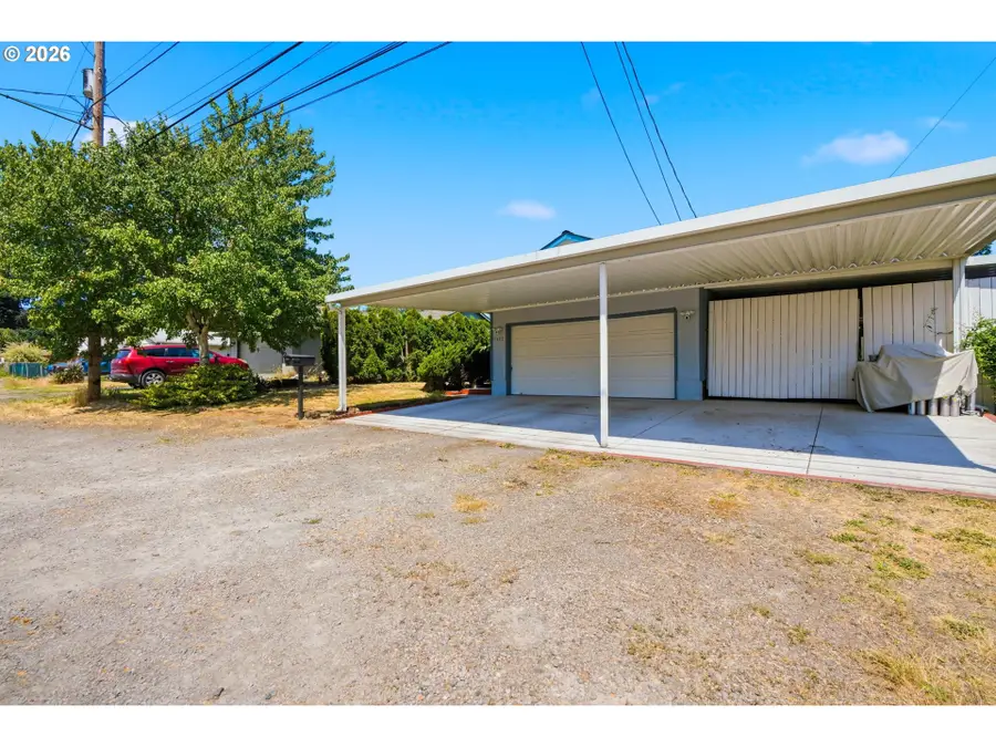 7417 SE Sherrett St, Portland, OR 97206 - #3