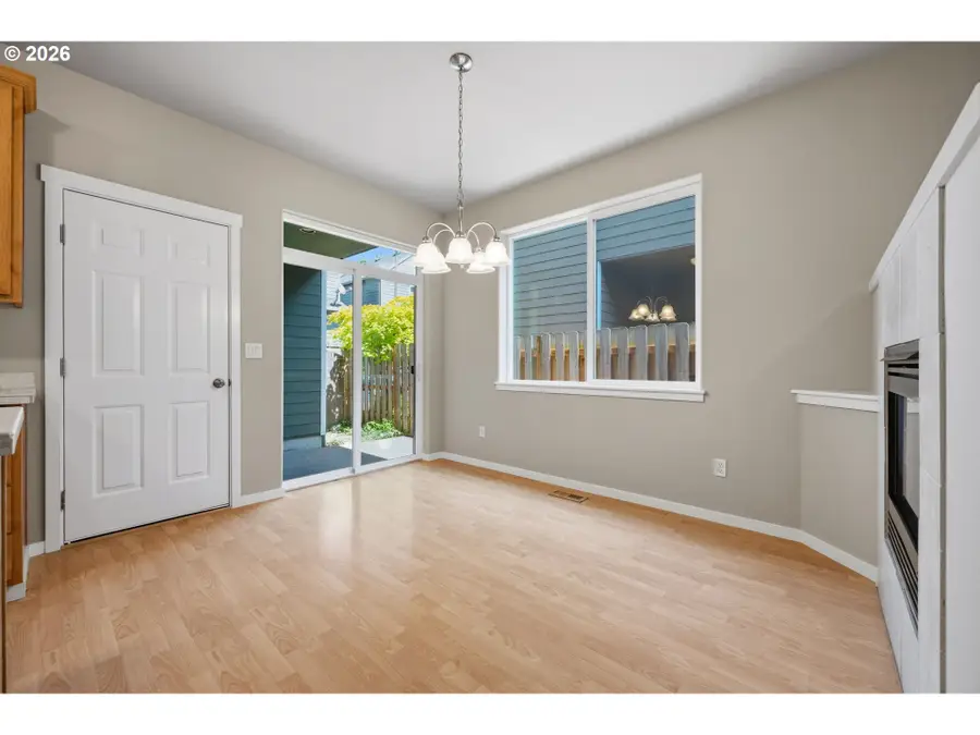 403 NE Suttle Rd, Portland, OR 97211 - #3
