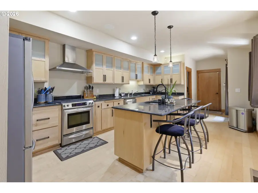 2909 Lord Byron Pl, Eugene, OR 97408 - #3