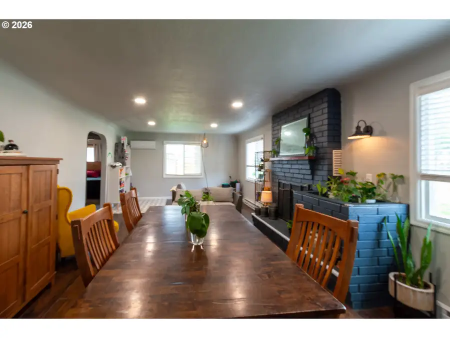 370 S 38th St, Springfield, OR 97478 - #3