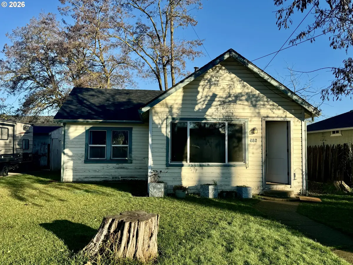 506 W Clark St, Medford, OR 97501 - Image #1