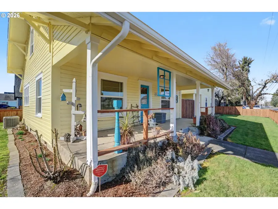 2116 Waverly Dr, Albany, OR 97322 - #3