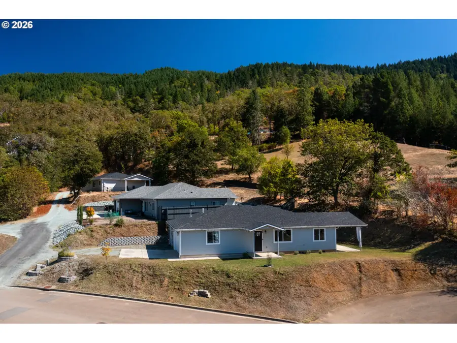 281 Clark St, Tri City, OR 97457 - #3