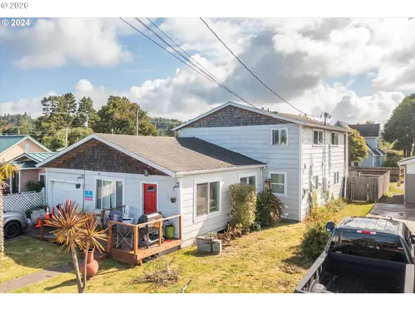 160 N 8th St, Lakeside, OR 97449