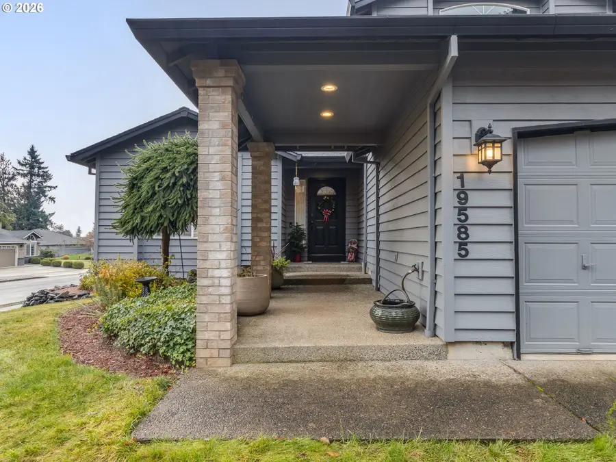 19585 Glenview Ct, Oregon City, OR 97045 - #3