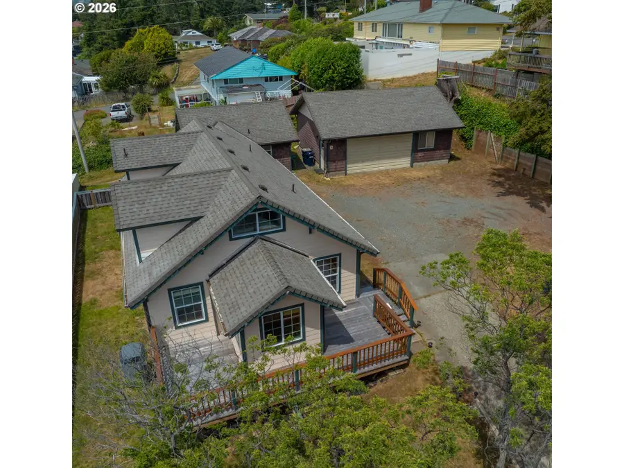 94255 3rd St, Gold Beach, OR 97444 - #2