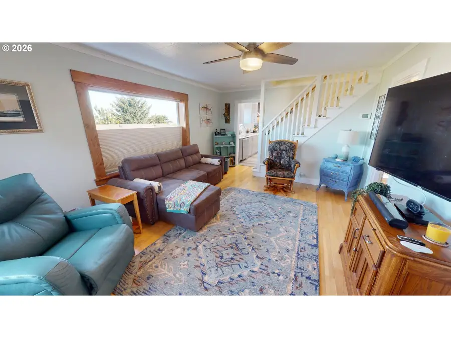 94255 3rd St, Gold Beach, OR 97444 - #3