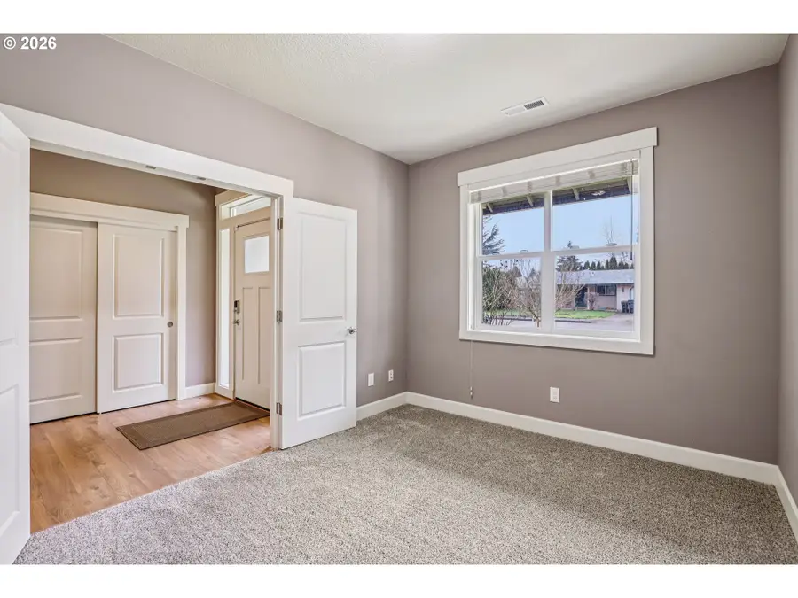 1020 N Juniper St, Canby, OR 97013 - #3