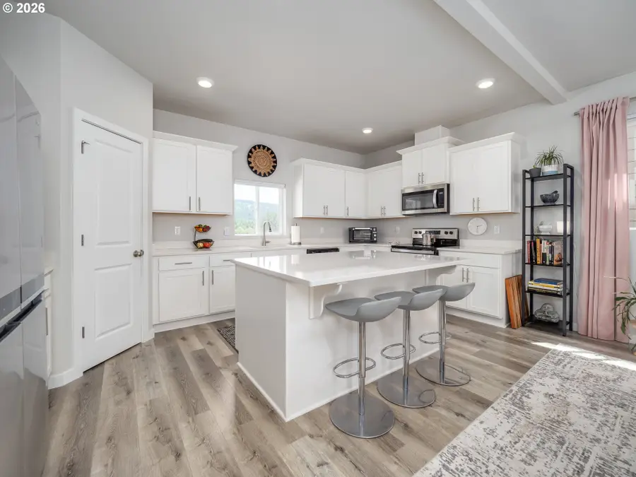 1458 N Siltstone Ave, Newberg, OR 97132 - #3