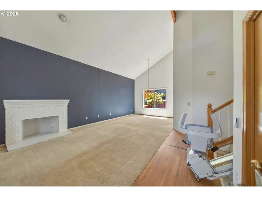 5002 SW Vacuna St, Portland, OR 97219 - #2