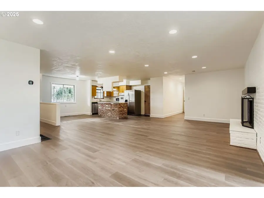 660 NE 20th Ave, Canby, OR 97013 - Image #3