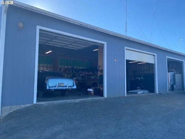 591 NW Douglas Blvd, Winston, OR 97496 - #3