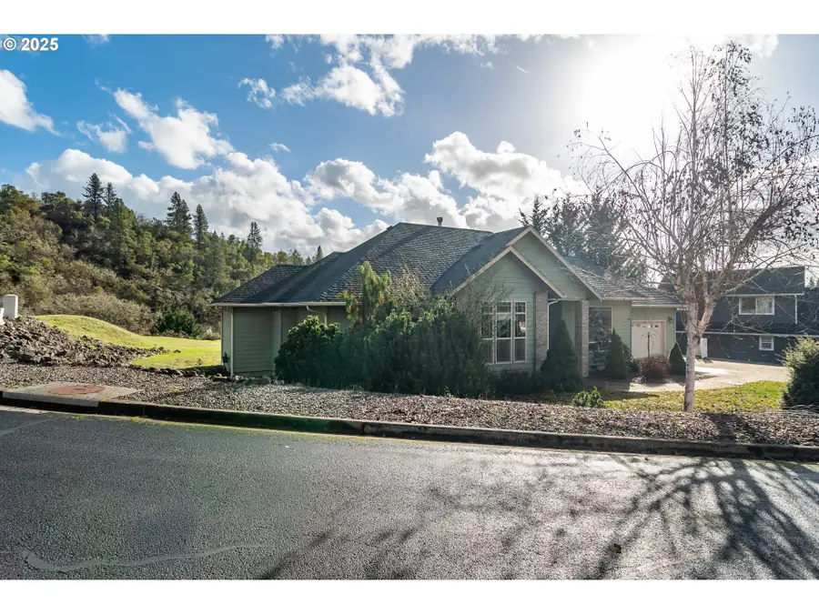 1737 NE Shale Ct, Roseburg, OR 97470 - Image #3