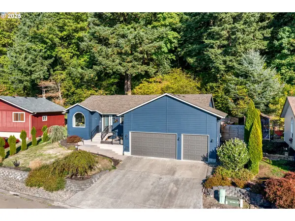 490 Apple Ln, Kelso, WA 98626