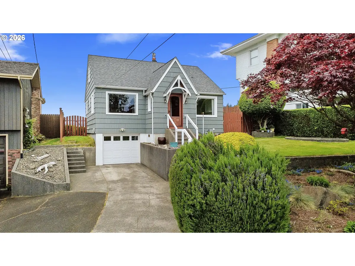 570 W Lexington Ave, Astoria, OR 97103 - #1