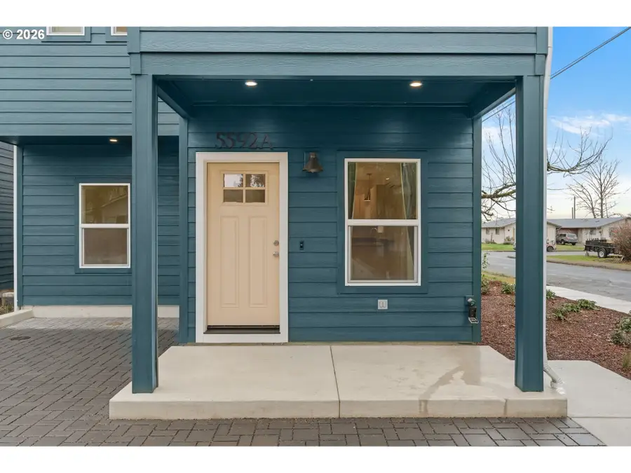 5592 Burnett Ave #A, Eugene, OR 97402 - #2