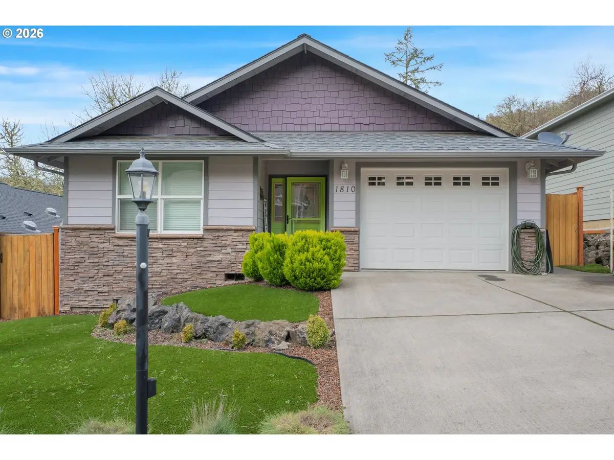 1810 NE Alameda Ave, Roseburg, OR 97470 - #1