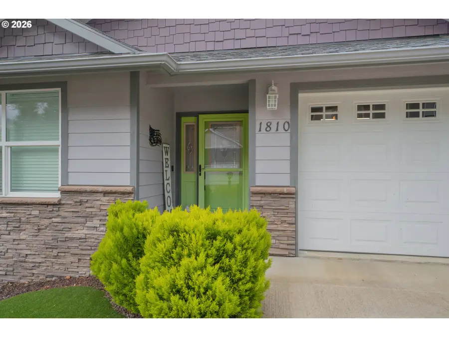 1810 NE Alameda Ave, Roseburg, OR 97470 - #3