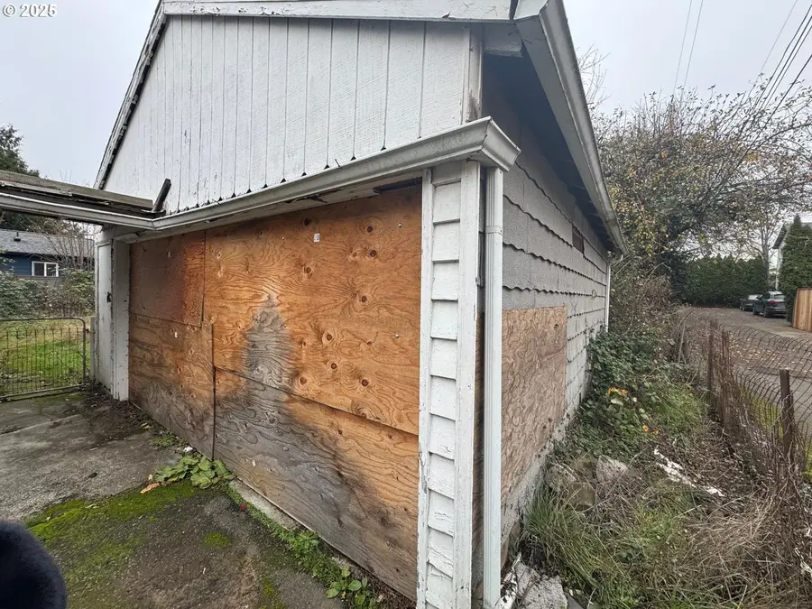 8923 SE Clinton St, Portland, OR 97266 - Image #3