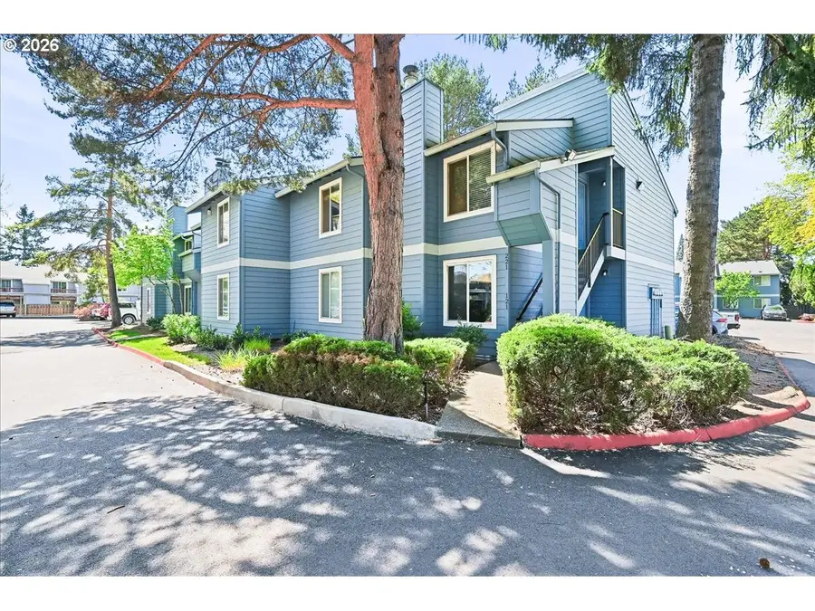 2330 SE Brookwood Ave #221, Hillsboro, OR 97123 - #2