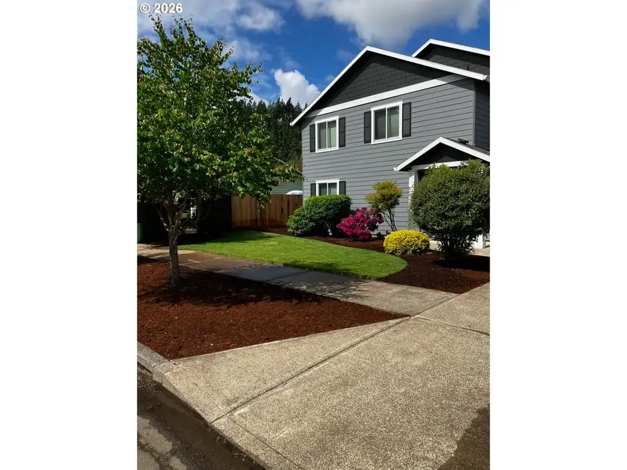 209 Pioneer Dr, Silverton, OR 97381 - #3