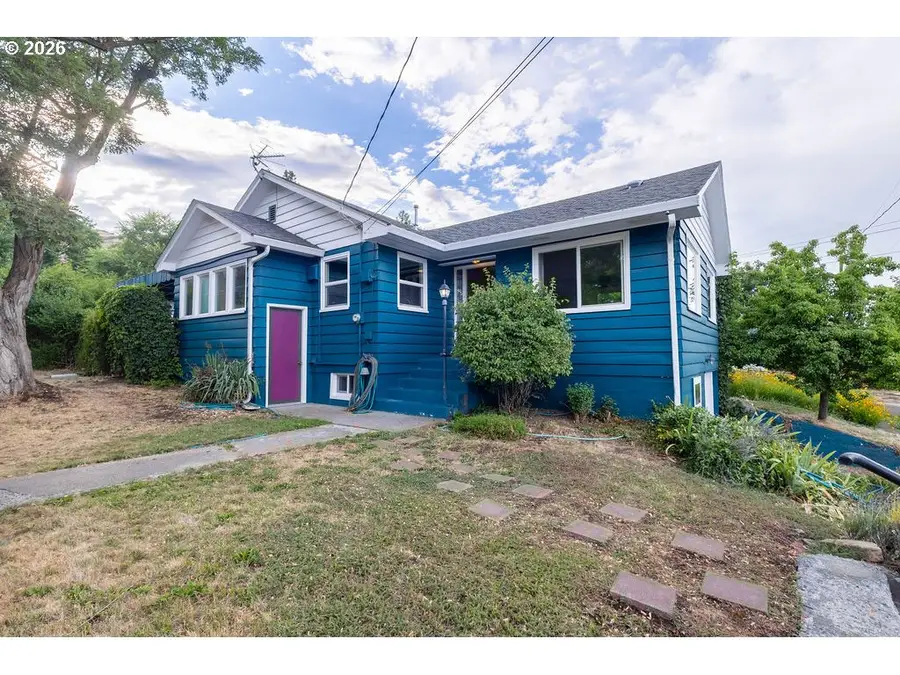 307 N Ave, La Grande, OR 97850 - #2