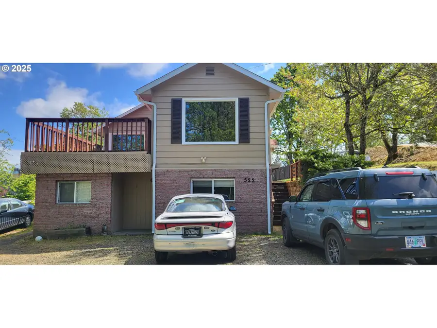 522 SE Hillside Dr, Roseburg, OR 97470 - #2