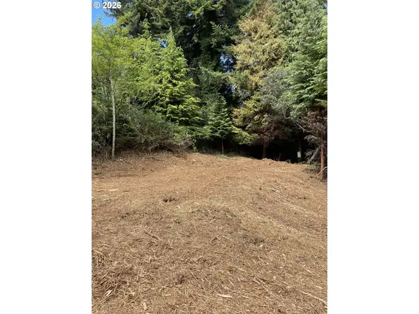 777 Lombard St, NorthBend, OR 97459