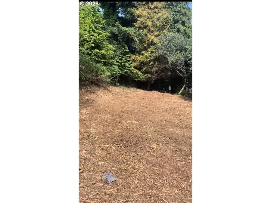 777 Lombard St, North Bend, OR 97459 - #2