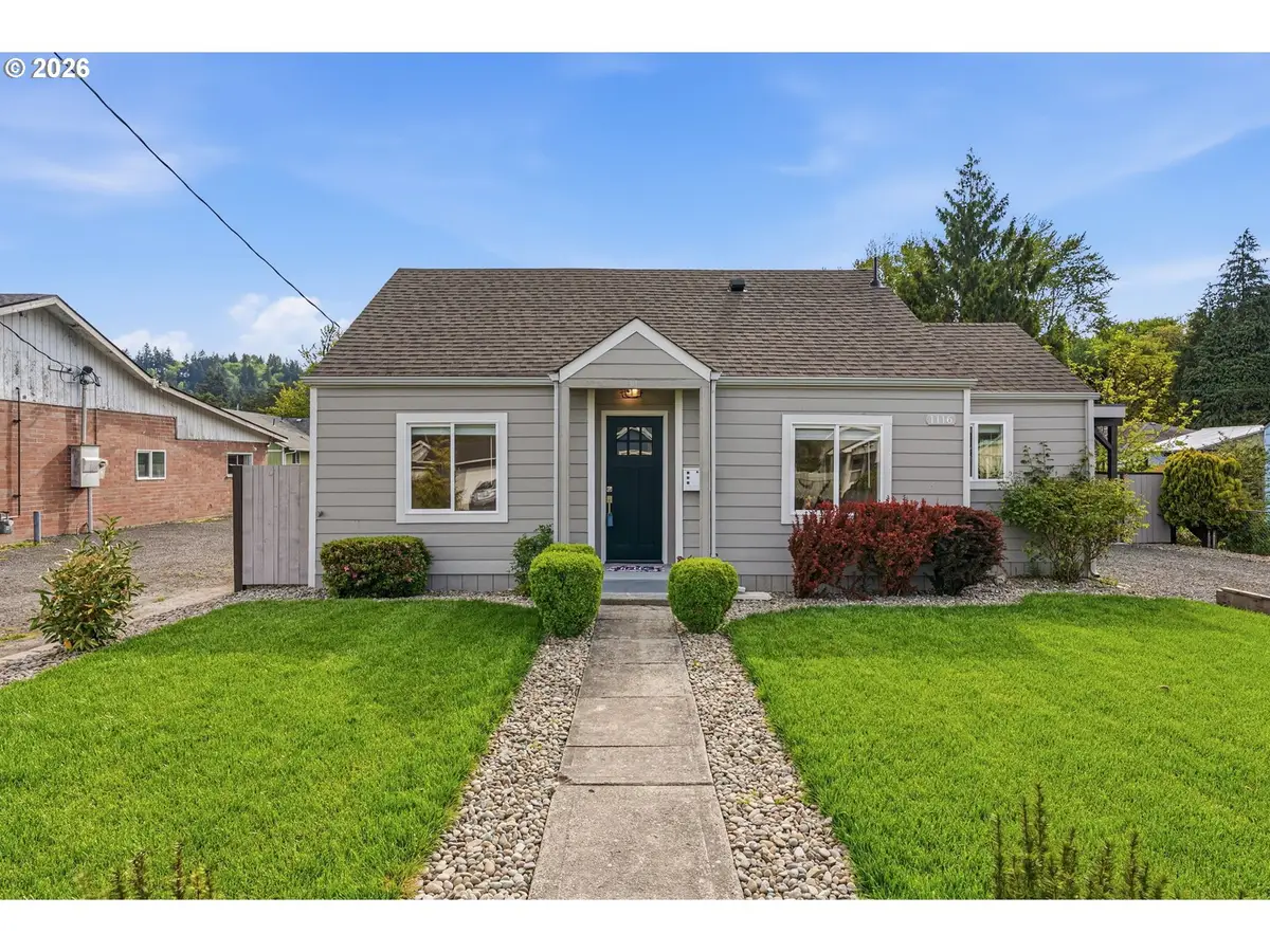 1116 N 3rd Ave, Kelso, WA 98626 - #1