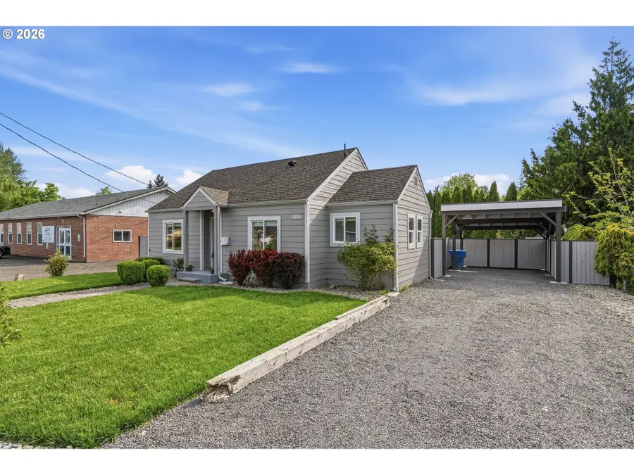 1116 N 3rd Ave, Kelso, WA 98626 - #3