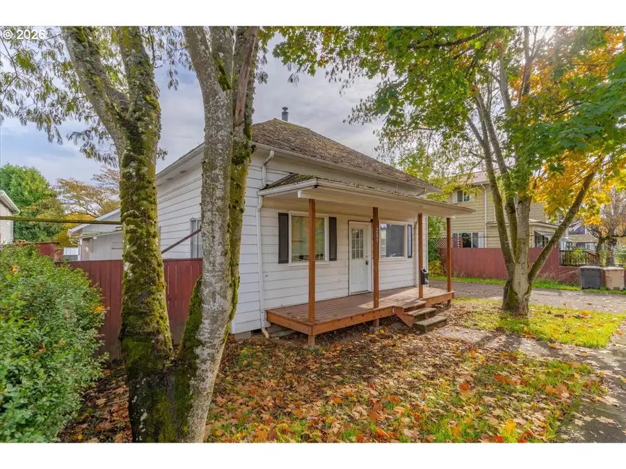 289 S 3rd St, Lebanon, OR 97355 - Image #3