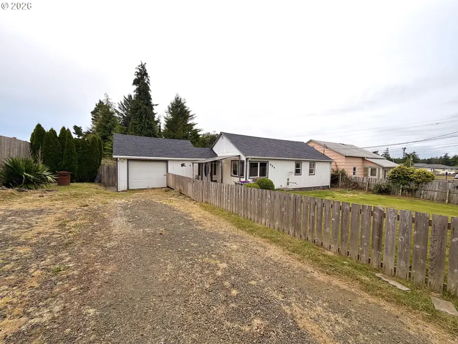 354 Radar Rd, Coos Bay, OR 97420 - #2