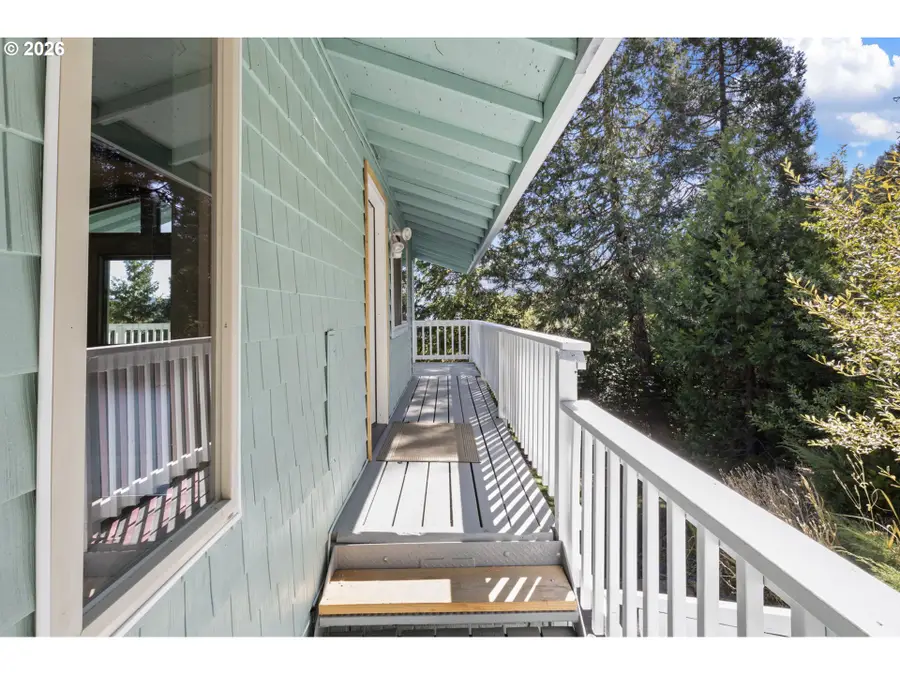 1604 Spring Brook Rd, Myrtle Creek Riddle, OR 97457 - #3