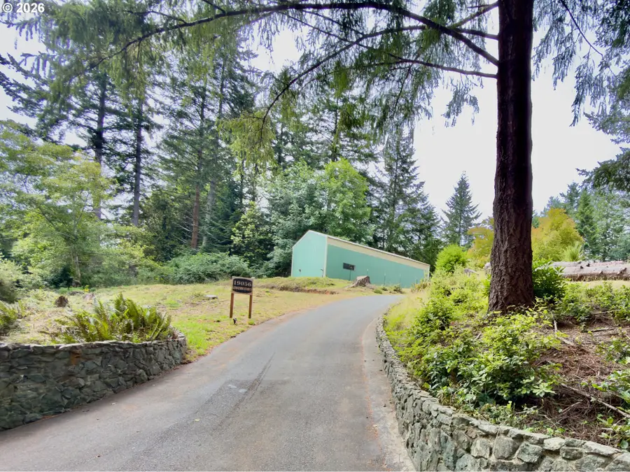 19056 Pacific Crest Dr, Brookings, OR 97415 - #2