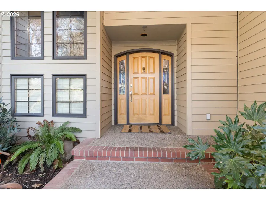 598 Winter Creek Ln, Roseburg, OR 97471 - #3