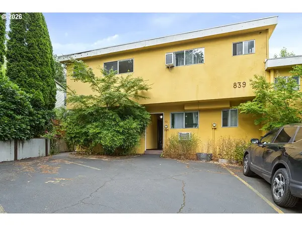 839 SW Broadway Dr #71, Portland, OR 97201