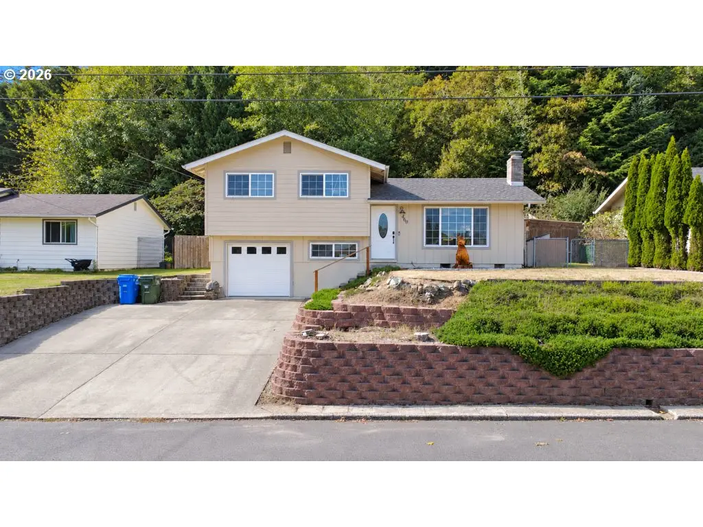 460 Westmont Dr, Reedsport, OR 97467 - #1