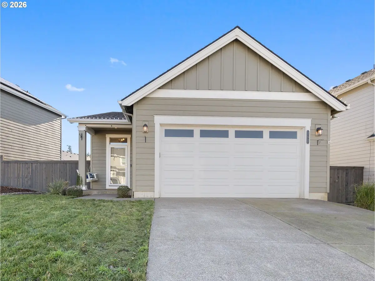 252 NE Arrowhead Dr, Estacada, OR 97023 - #1