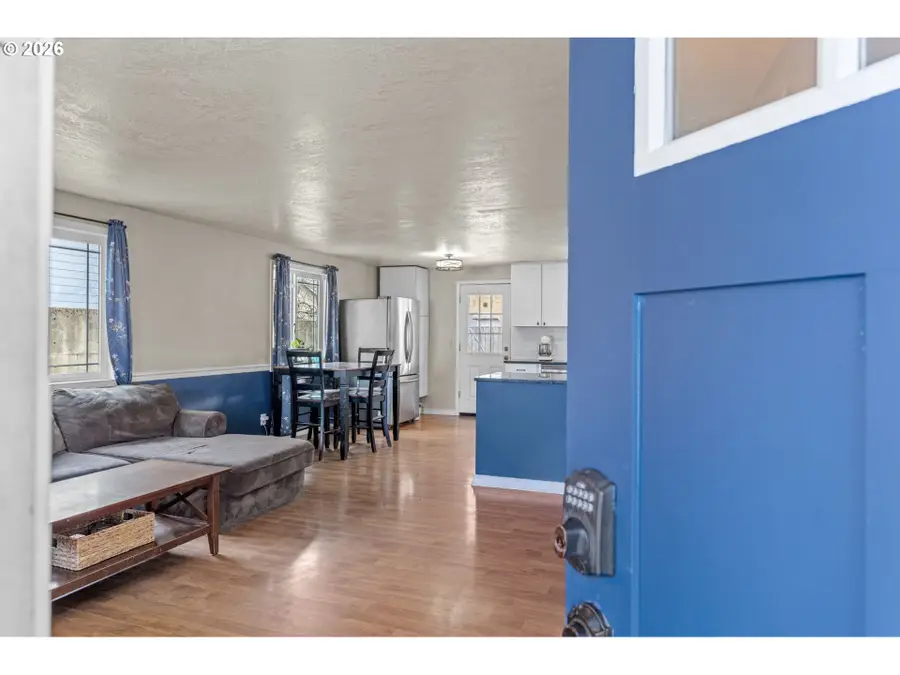 402 Clover St, Aumsville, OR 97325 - #3