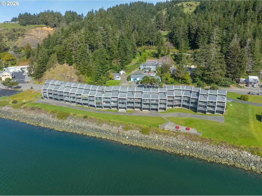 94304 Wedderburn Loop #435, Wedderburn, OR 97444 - #3