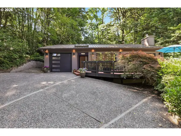 3101 SW Cascade Dr, Portland, OR 97205
