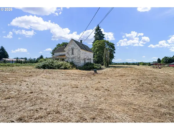 33957 Tennessee Rd, Lebanon, OR 97355