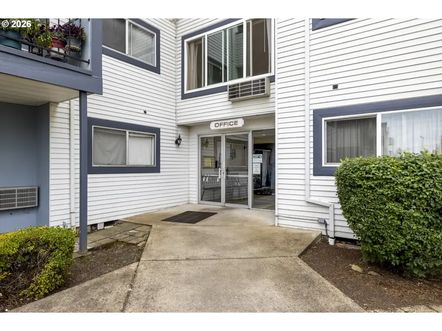 950 Evergreen Rd #110, Woodburn, OR 97071 - #2