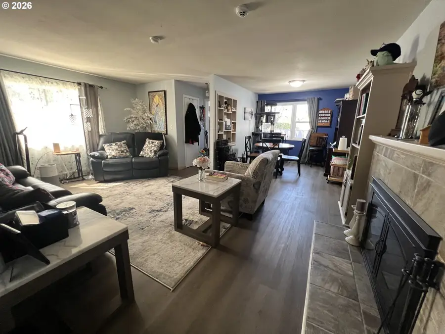 12101 SE Lincoln St, Portland, OR 97216 - #3