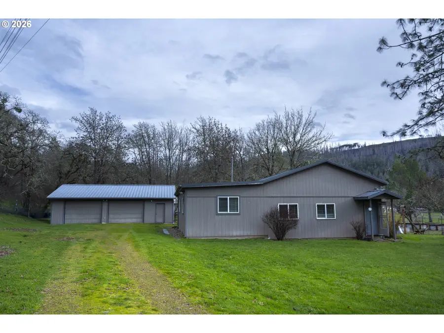 215 Kennaday Ln, Idleyld Park, OR 97447 - Image #3